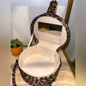 90s/Y2K Leopard Print Cosmetic Train Case/Bag with handle